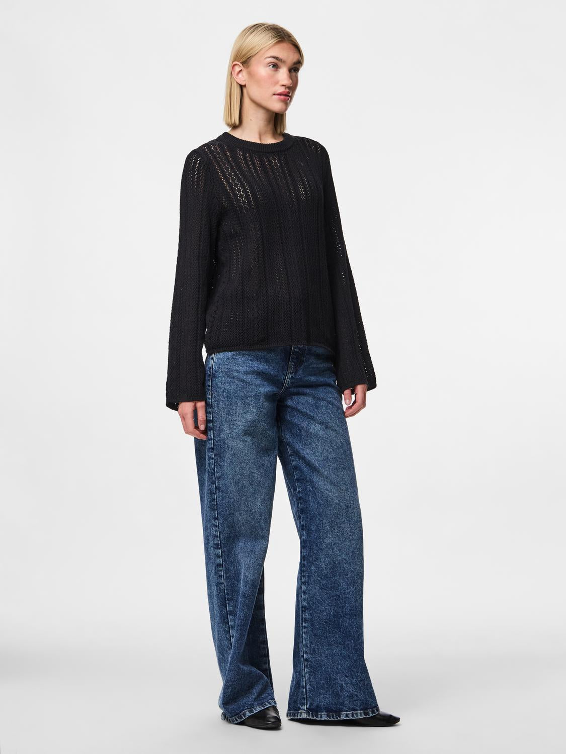 model_shot-front_full